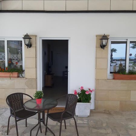 Ferienwohnung Zorbas Sea View No 5 Larnaka Exterior foto